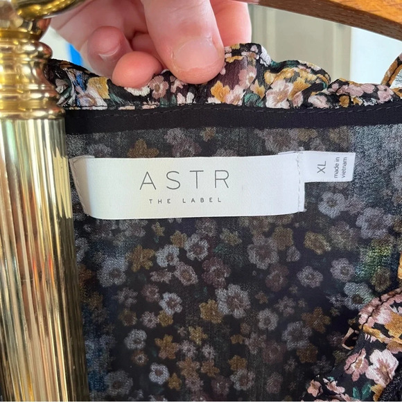 ASTR THE LABEL ~ Ximena Dark Ditsy Floral Faux Wrap Peplum Top in Black Mustard - Picture 11 of 13